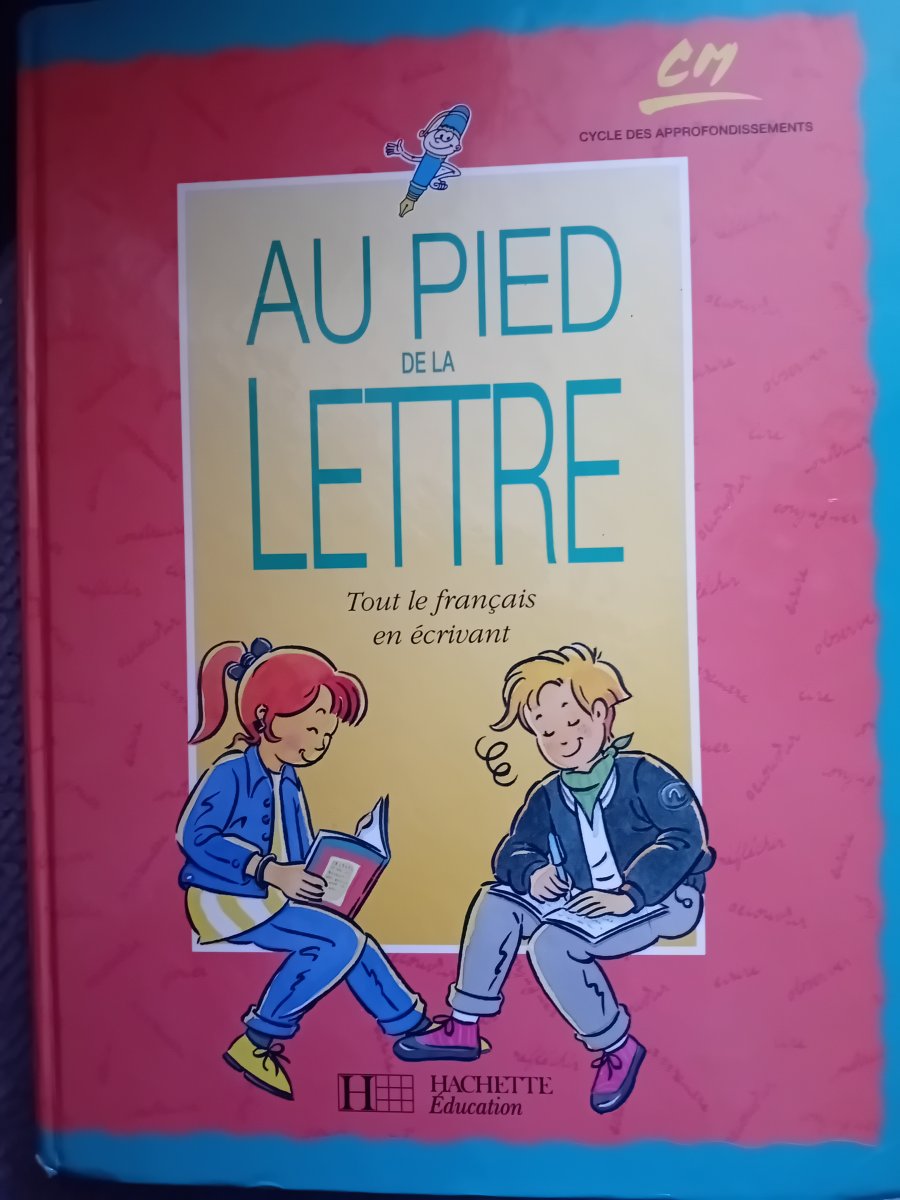 Illustration de Livre tout le français en ecrivant