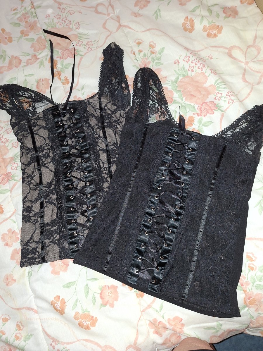 Image Lot 2 hauts style corset (L)
