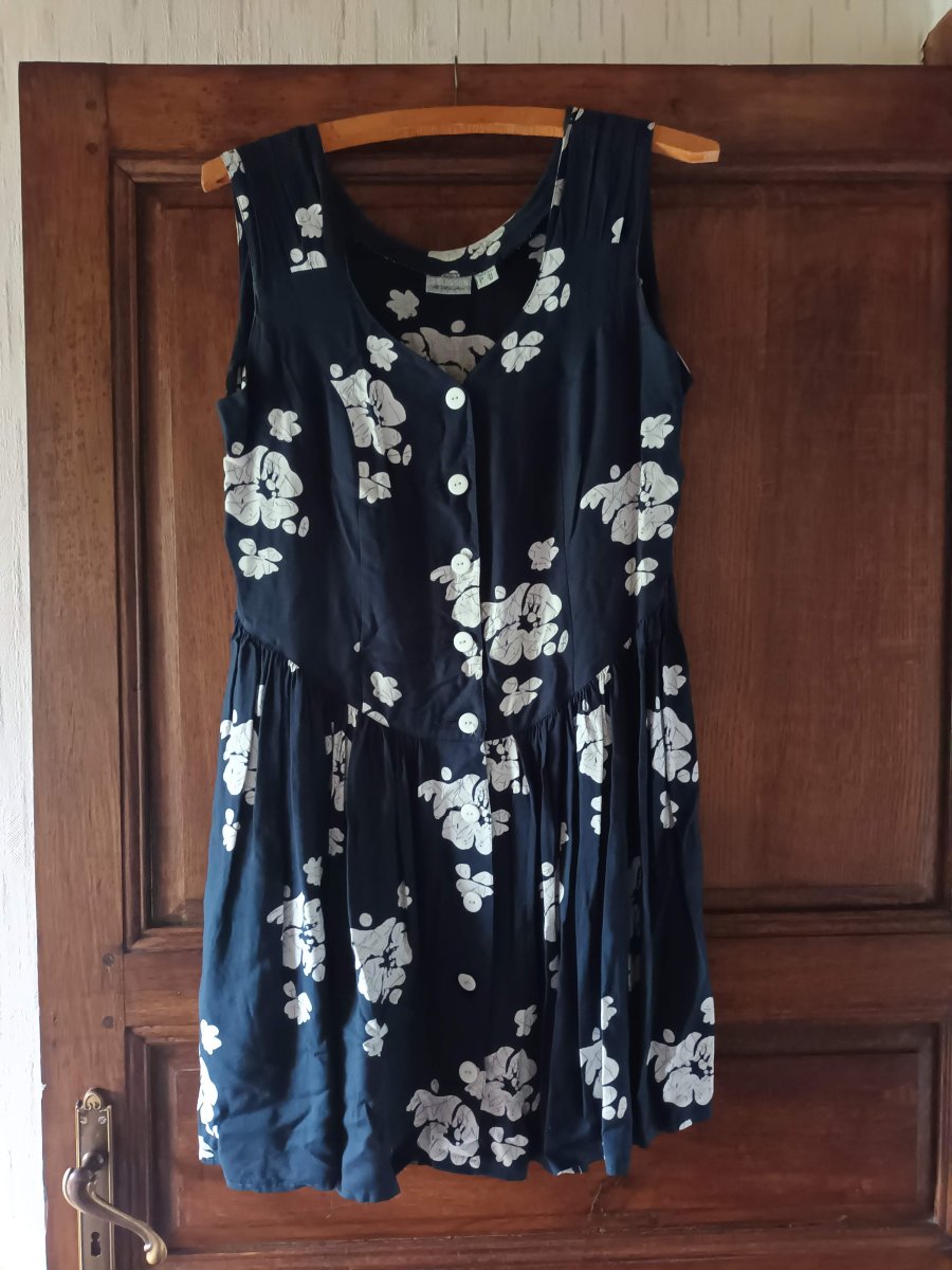 Illustration de Ensemble robe-petite veste été - coton - taille 40 