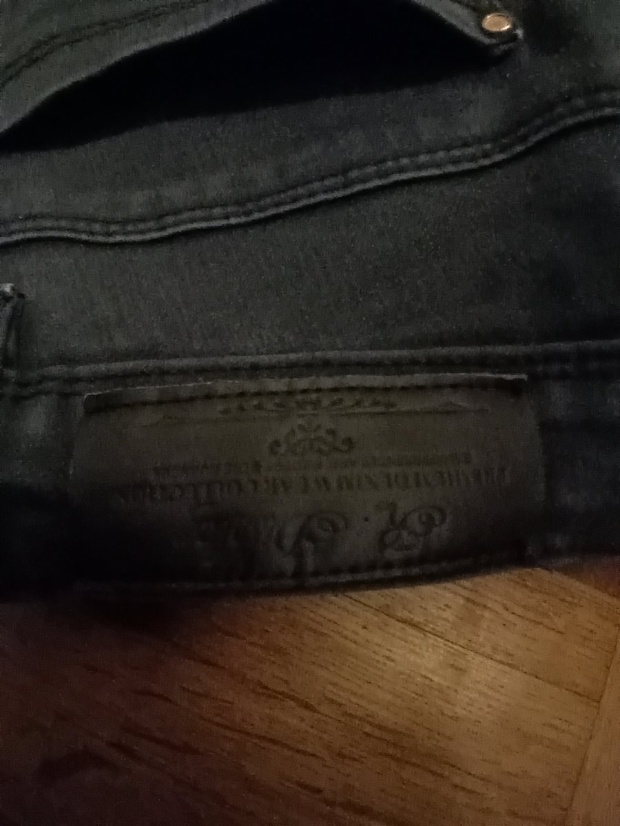Illustration de Jeans taille 40 