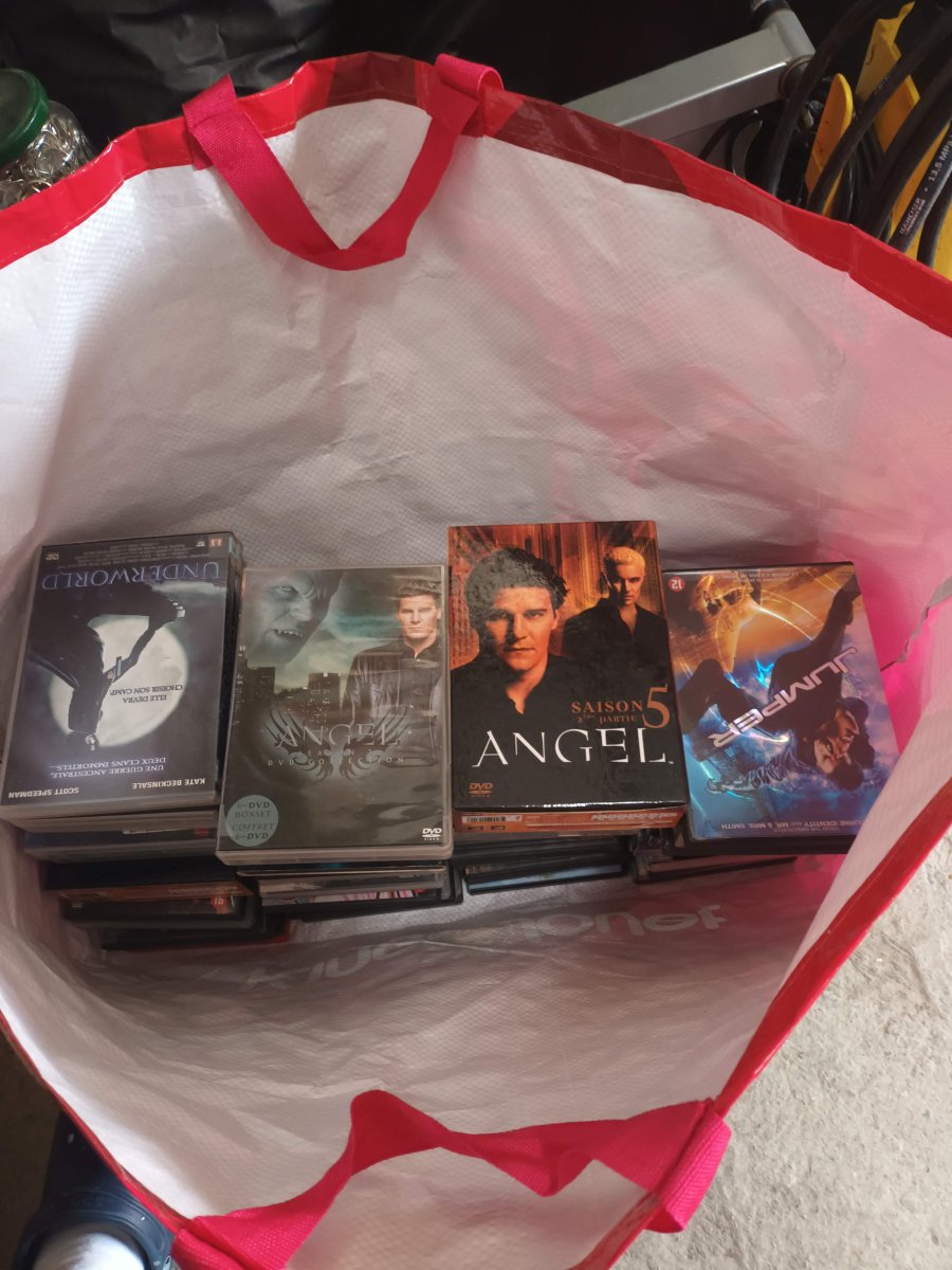 Illustration de 30 K7videos