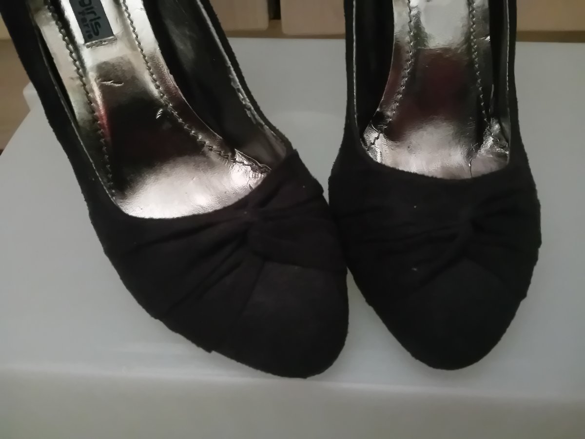 Illustration de Chaussures femme haut talon