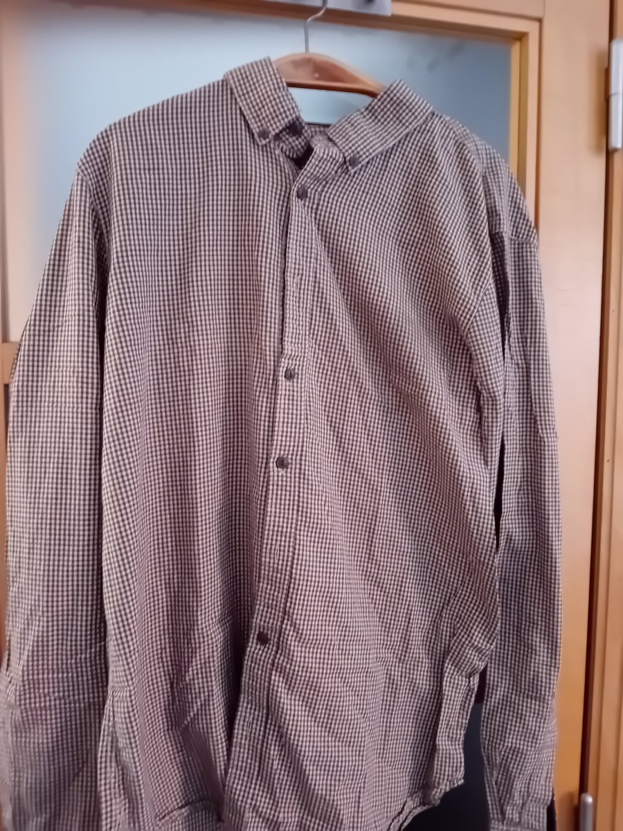 Illustration de Chemise homme pull bear XL / Eur 42