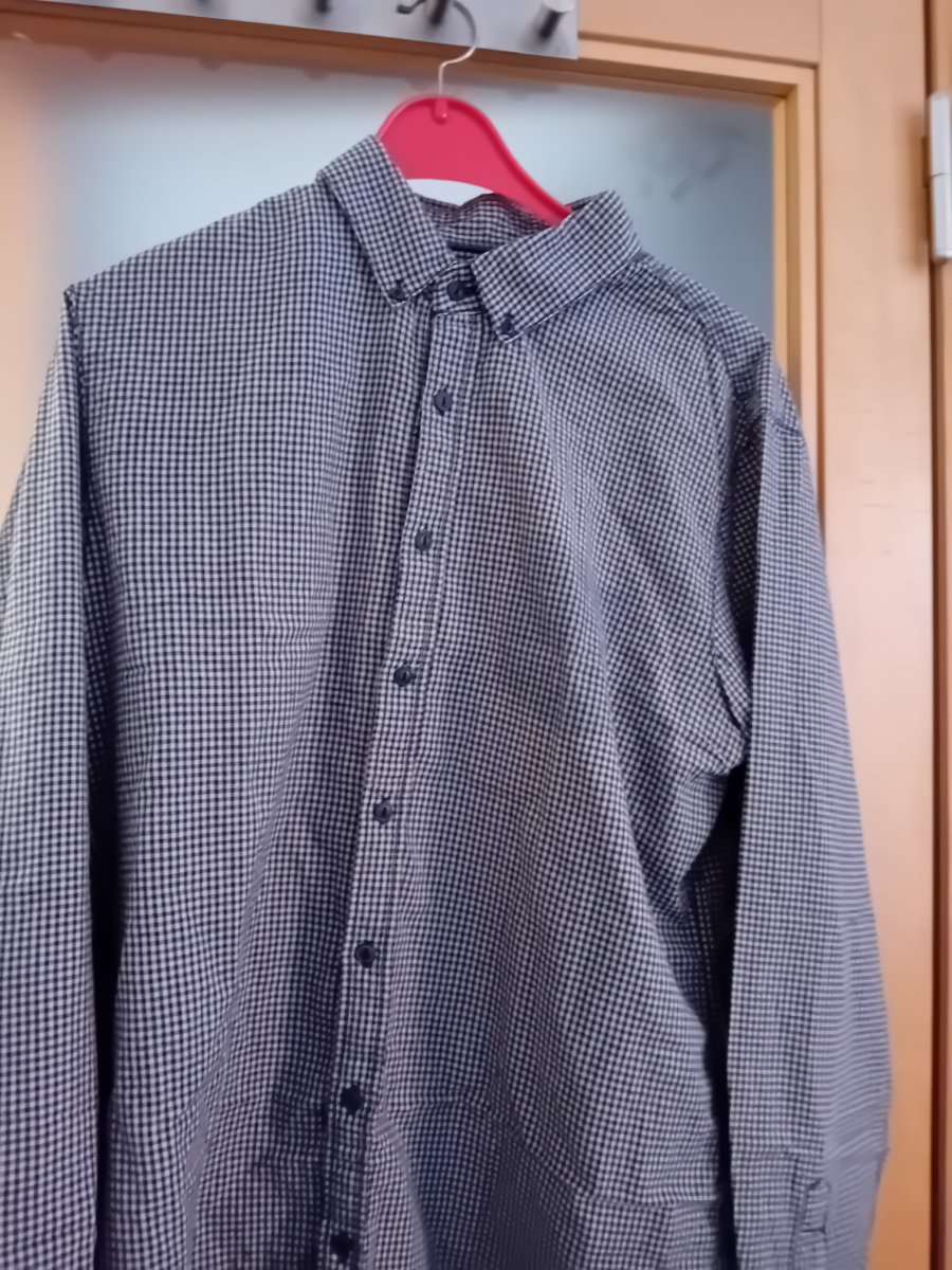 Illustration de Chemise homme pull bear XL / Eur 42