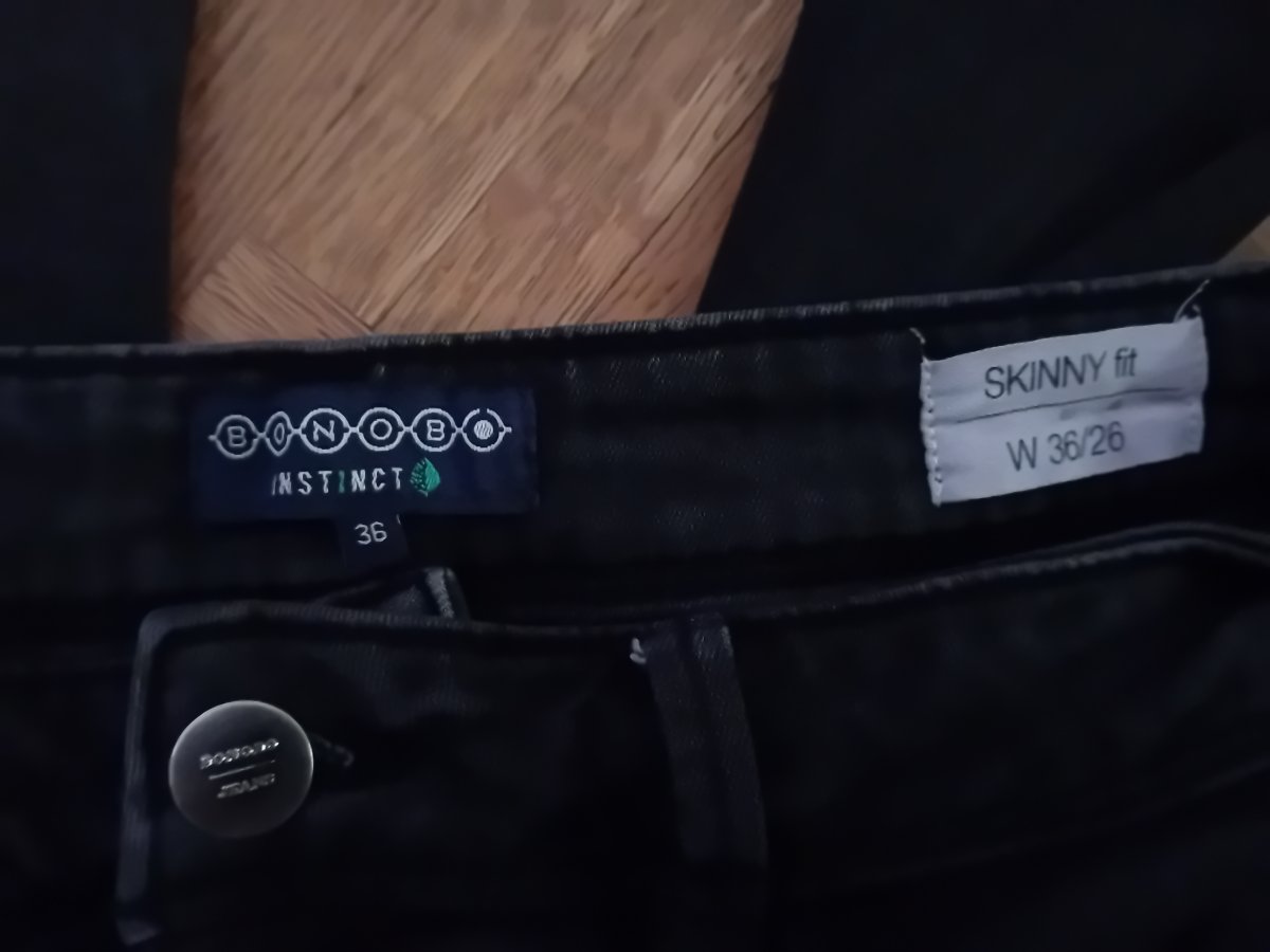 Illustration de Jeans noir 36