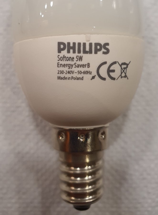 Illustration de 6 ampoules bougies LED  5W E14