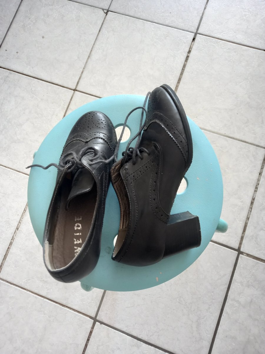 Illustration de Chaussures moliéres 39