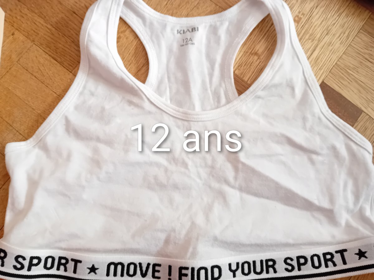 Illustration de Vêtements enfants 11 A 13 ans