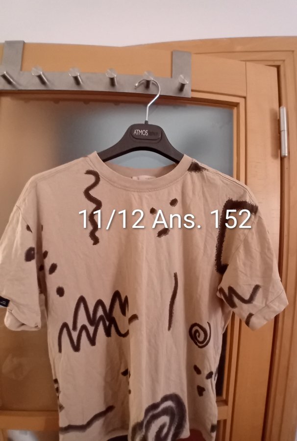 Illustration de Vêtements enfants 11 A 13 ans