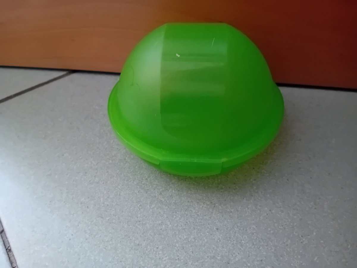 Illustration de Tuperware kiwi / pomme 