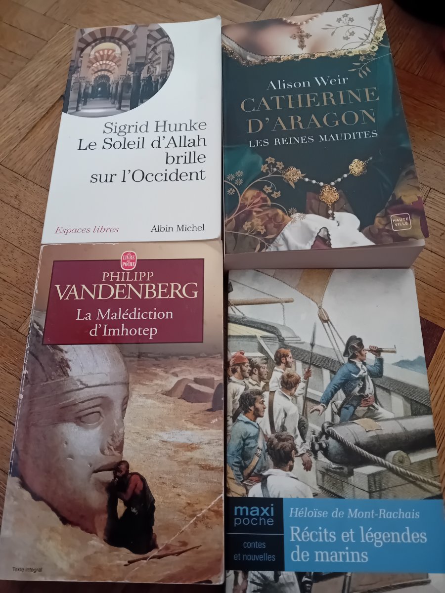 Illustration de Lot livres divers 1