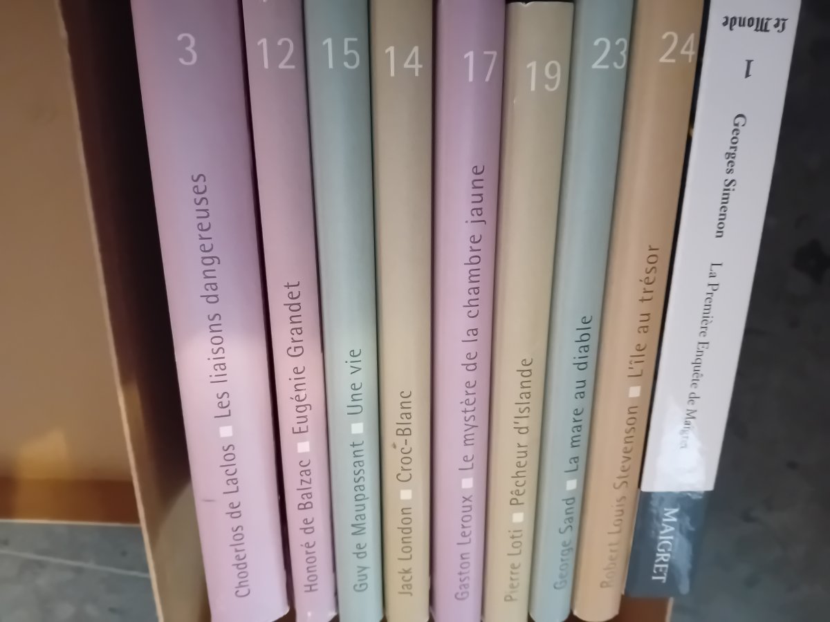 Illustration de Lot livres 5