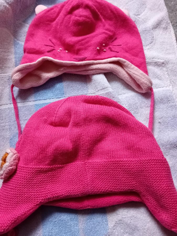 Illustration de Bonnet bébé 46 cm