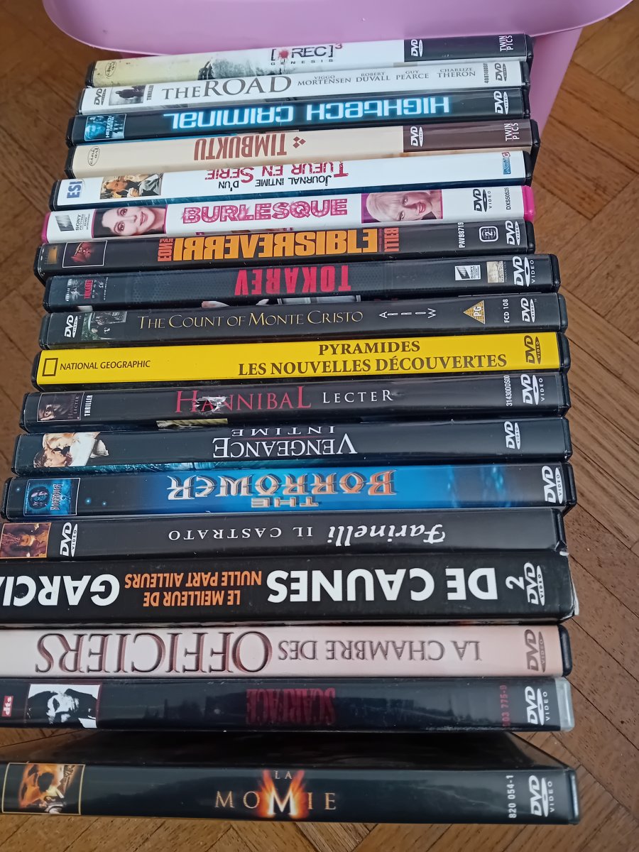 Illustration de Lot dvd