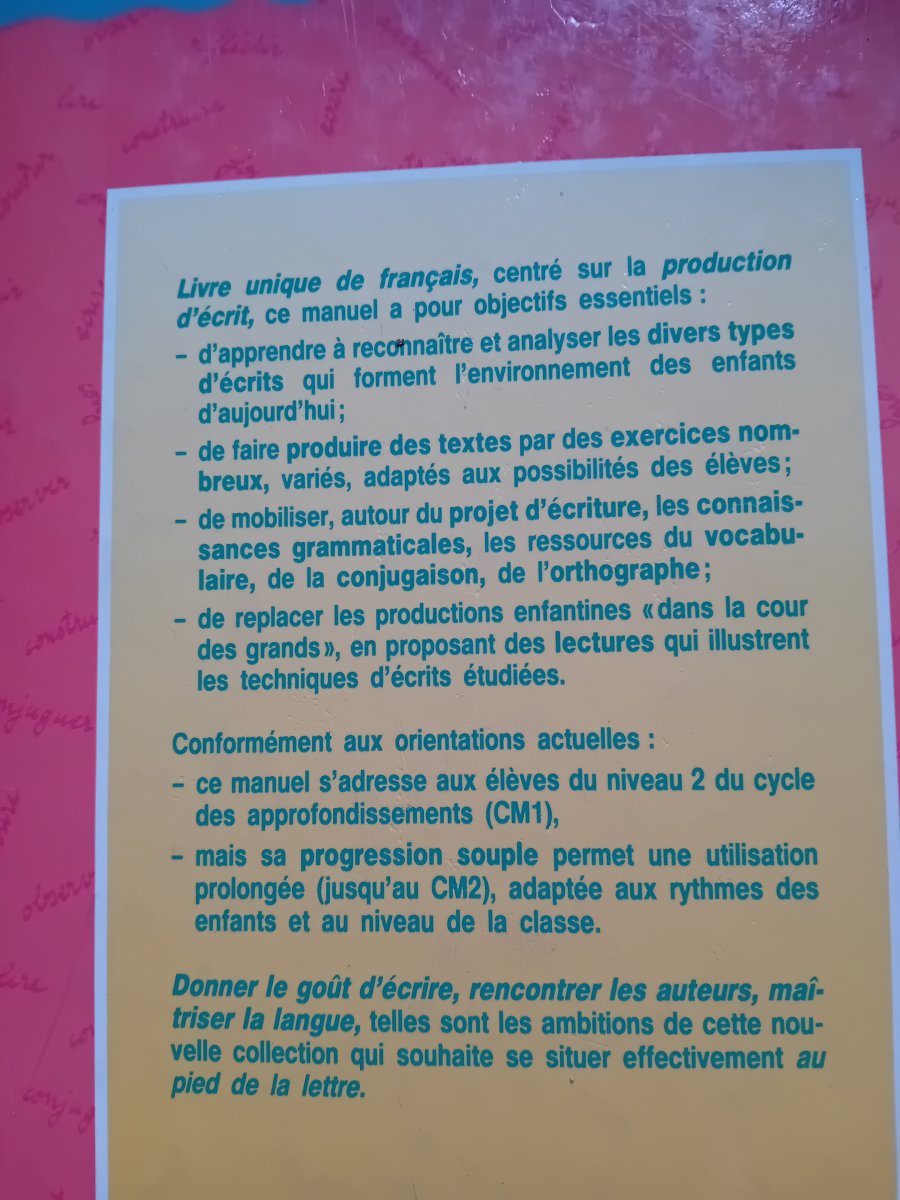 Illustration de Livre tout le français en écrivant