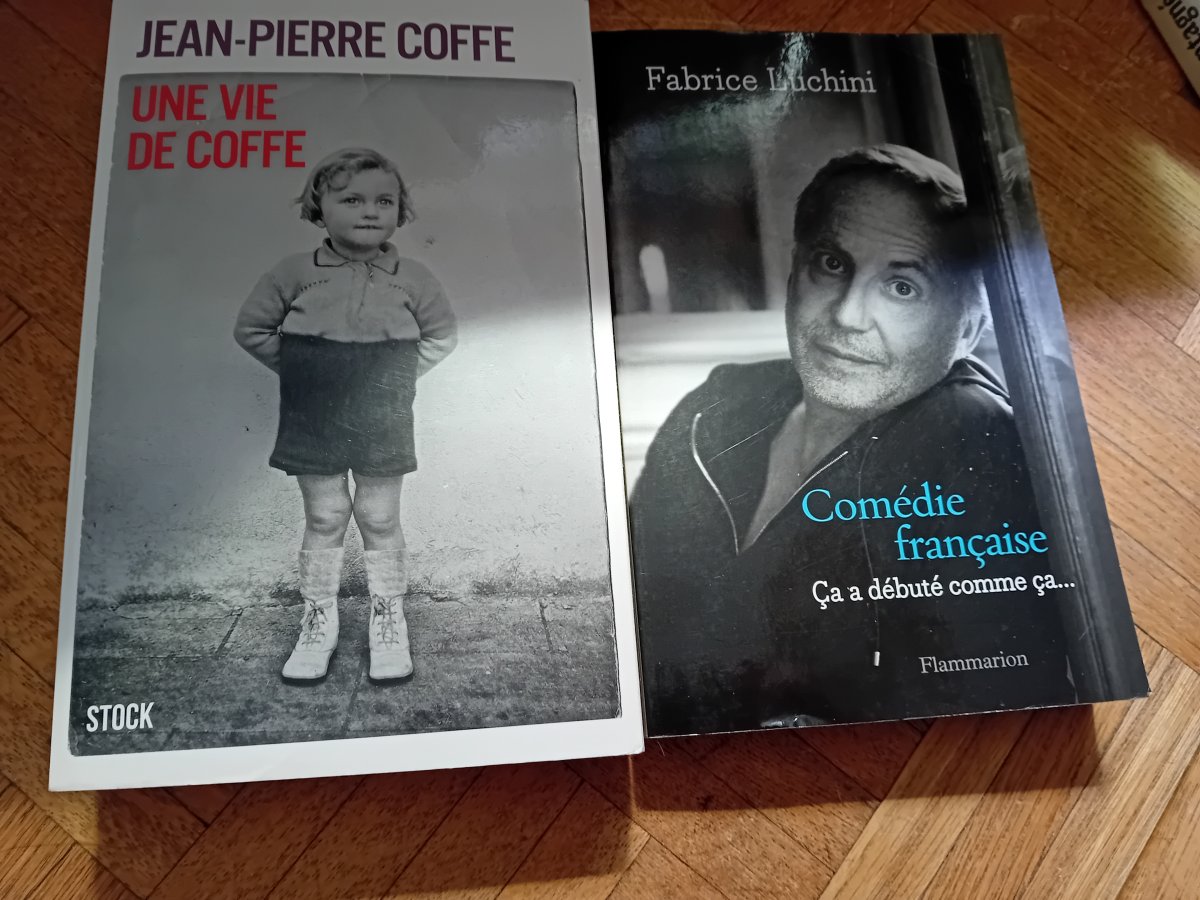 Illustration de Lot livres J