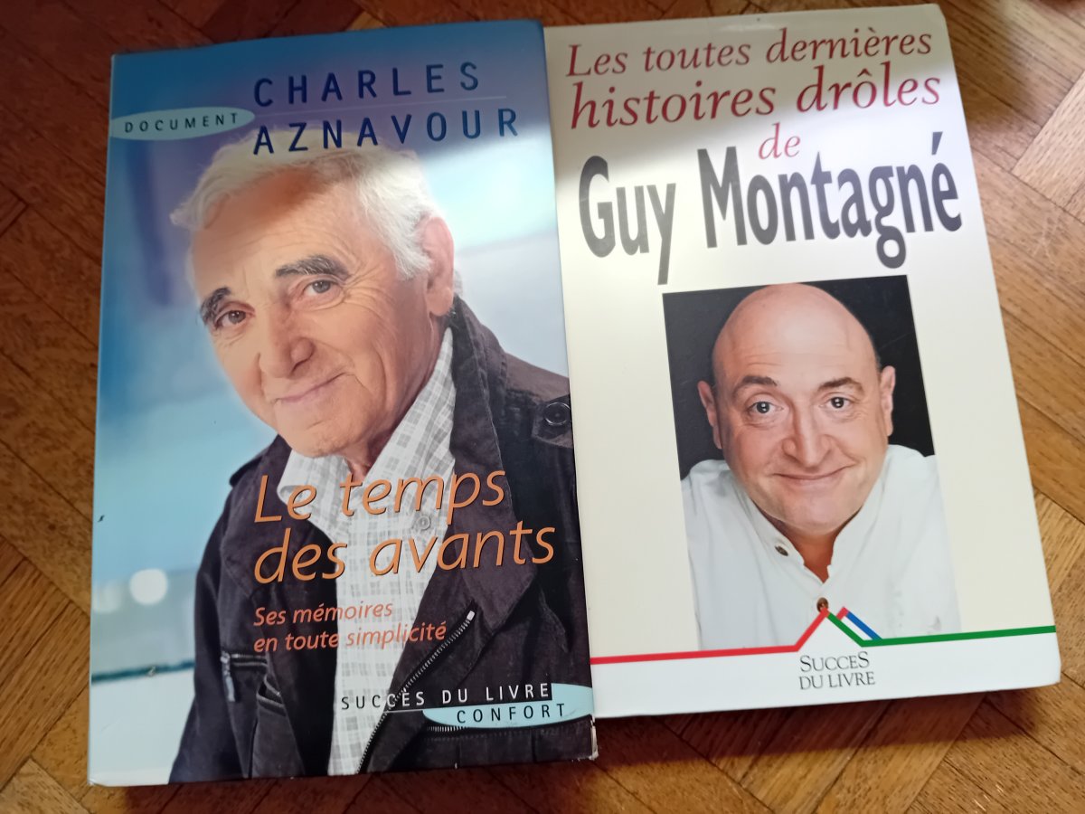 Illustration de Lot livres J