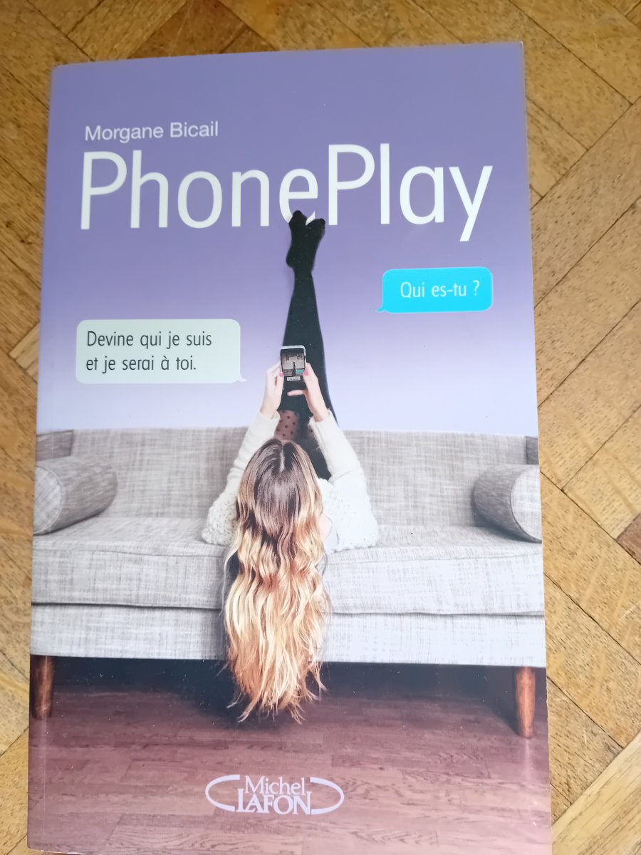 Illustration de Livre phoneplay