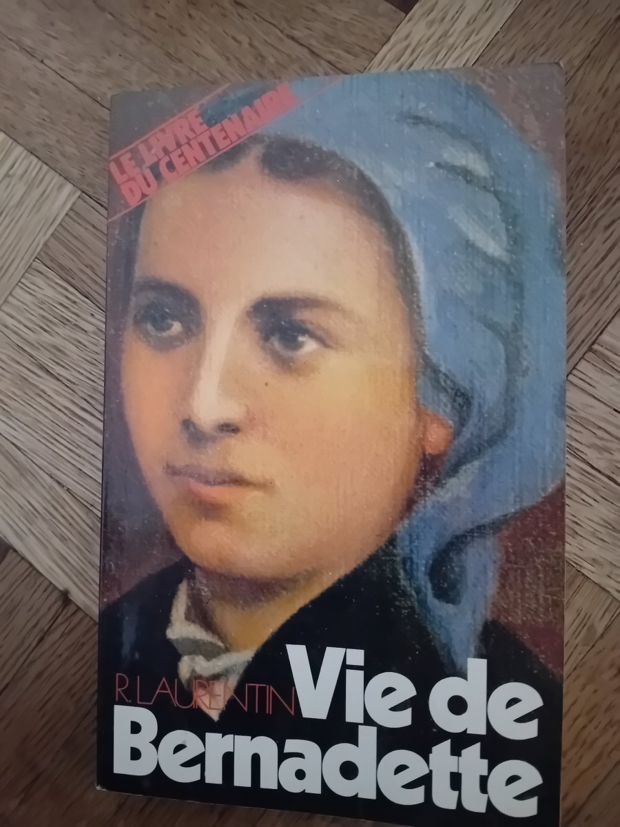 Illustration de Livre la vie de Bernadette