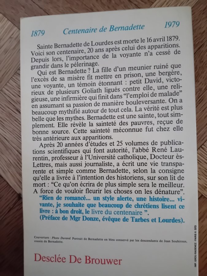 Illustration de Livre la vie de Bernadette