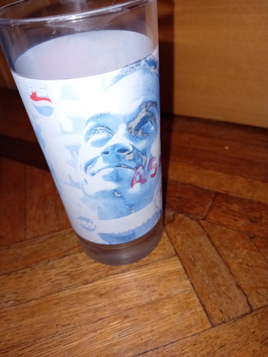Illustration de Verre pepsi robbie Williams