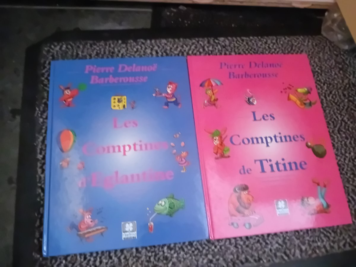 Illustration de Livre les comptines de titine,  d églantine