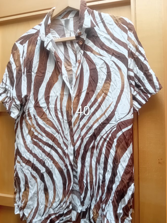 Illustration de Blouse taille 40