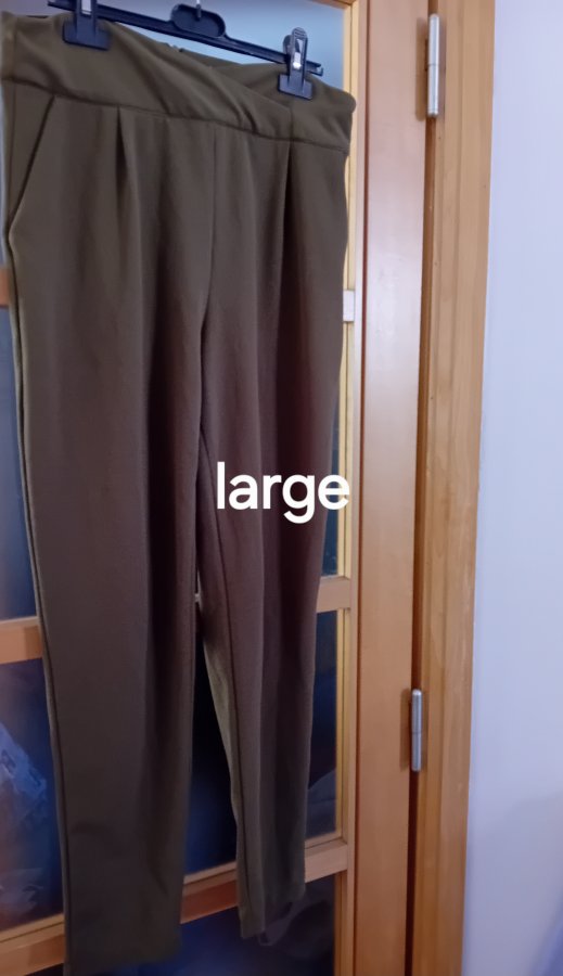 Illustration de Pantalon large