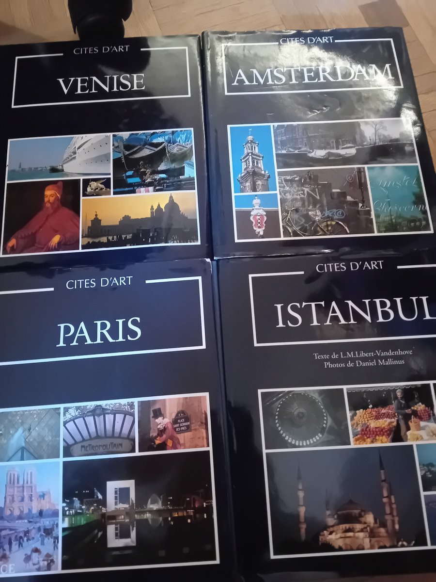 Illustration de Livre cités d art