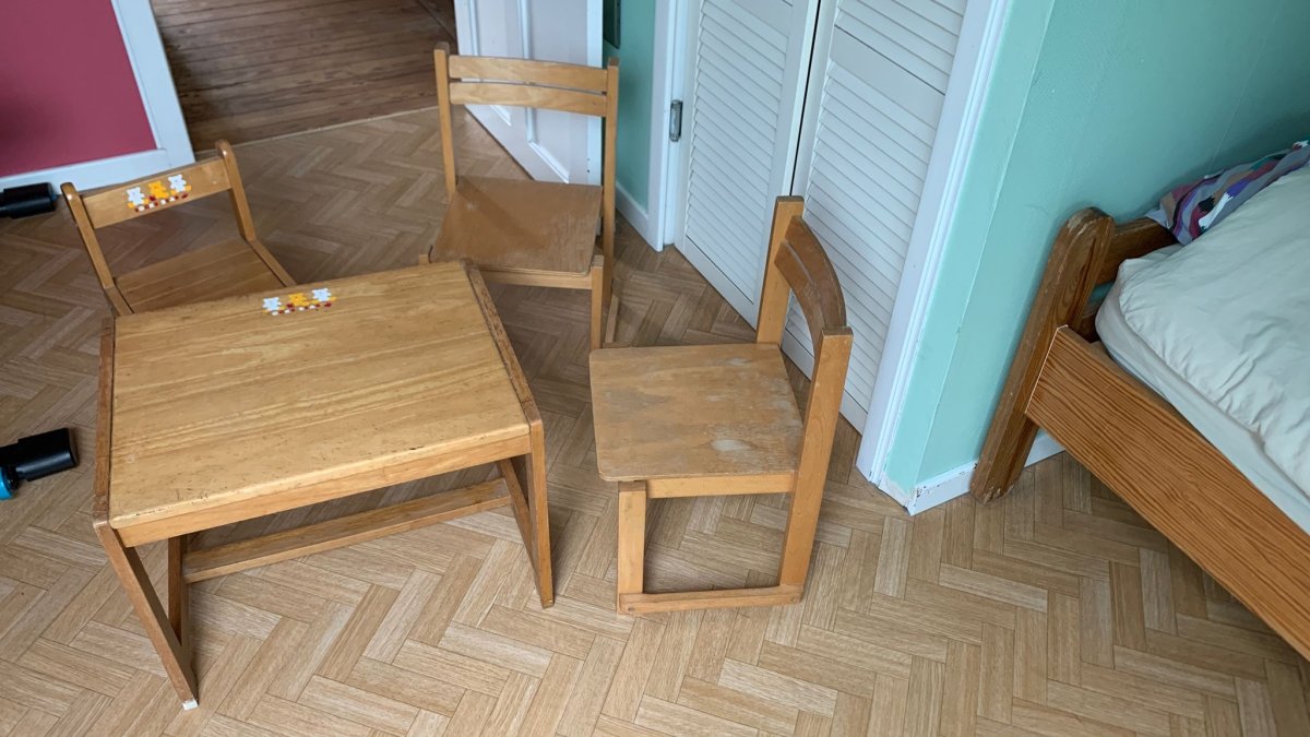 Image Petite table pour enfants et 3 chaises (Lxlxh=55x42x40cm)