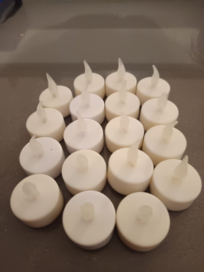 Illustration de Lot de bougies chauffe plat 