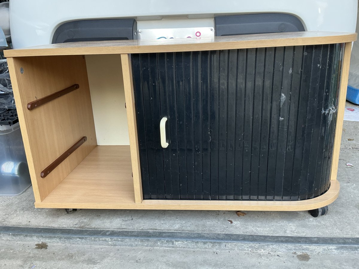 Illustration de Meuble TV à donner