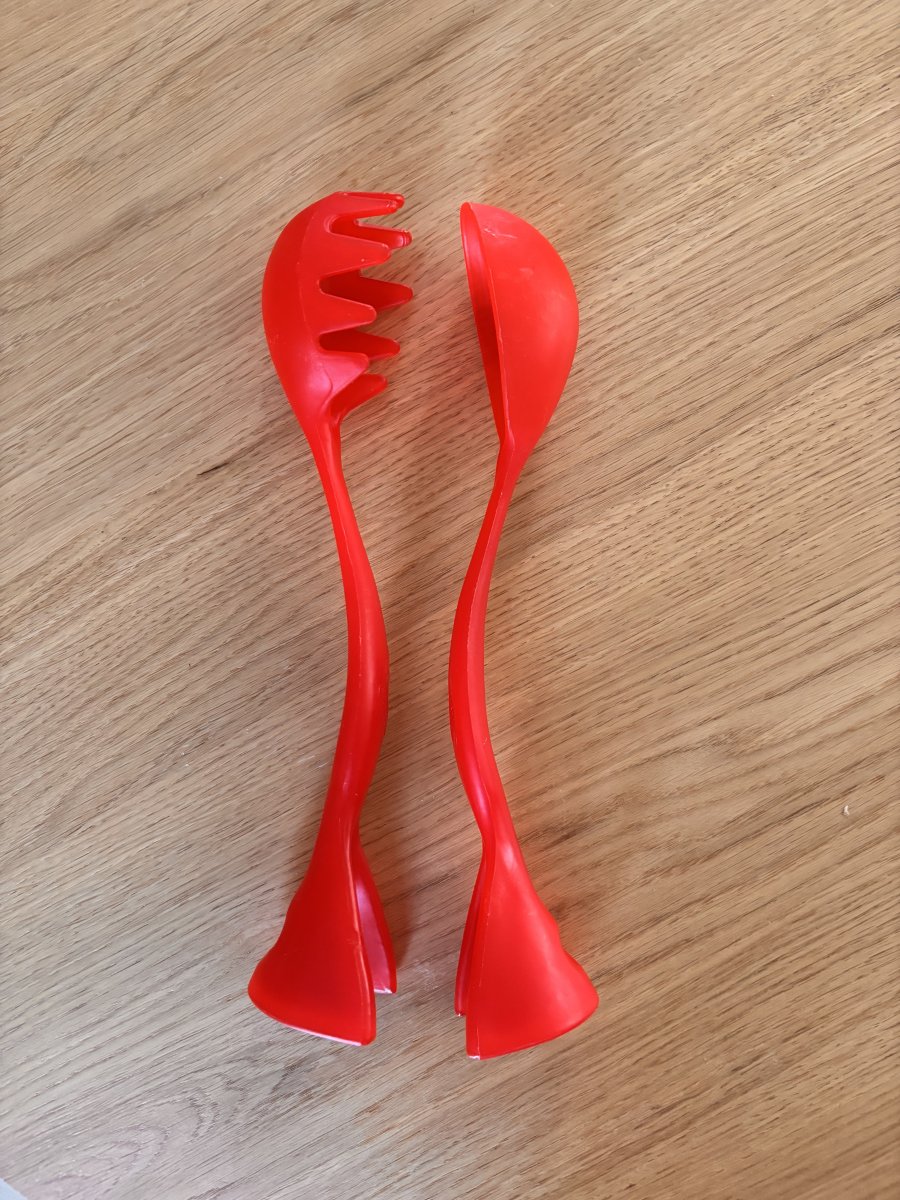 Illustration de Couverts de service pour pâtes neufs 