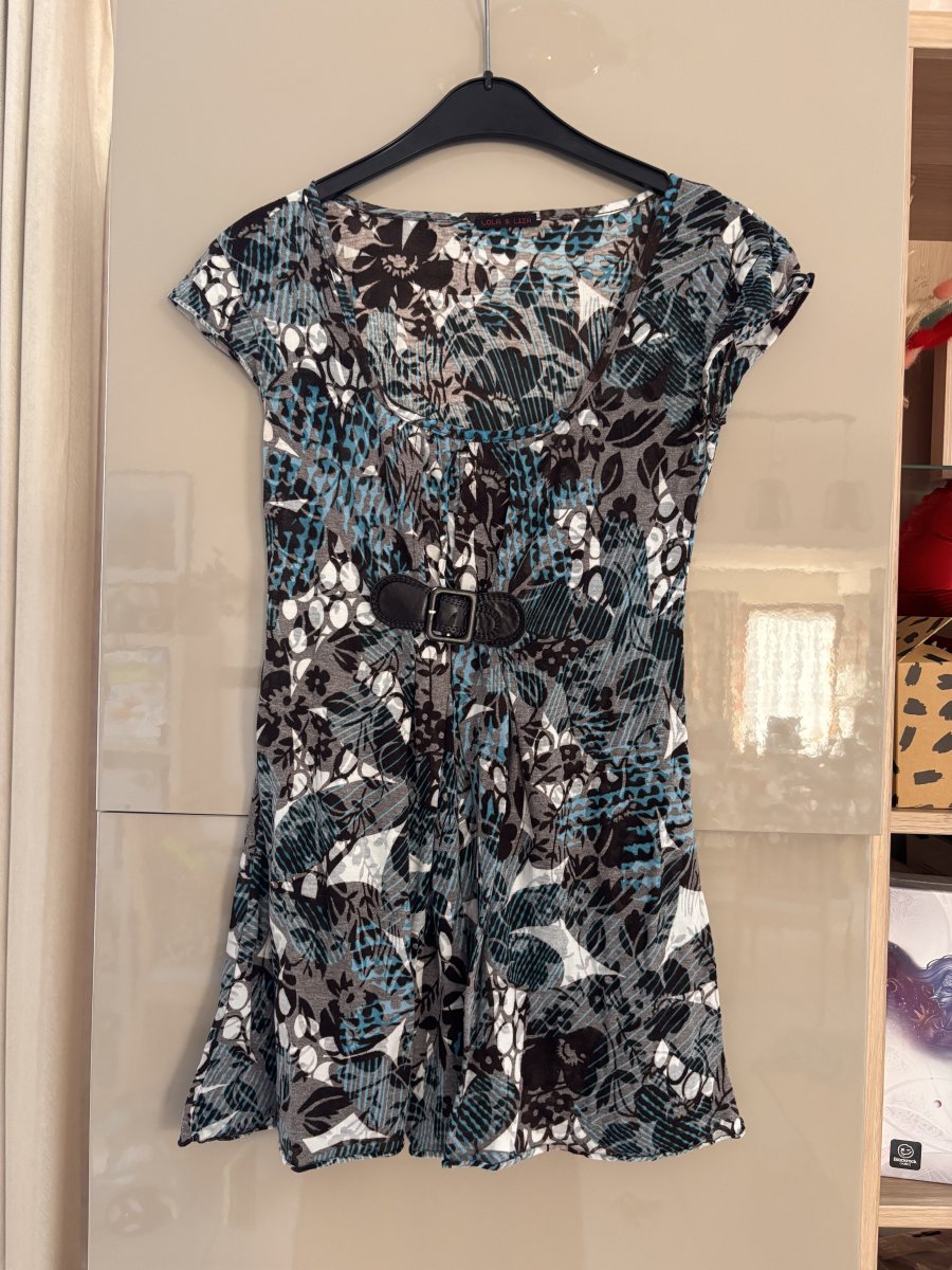 Illustration de T-shirt taille S 