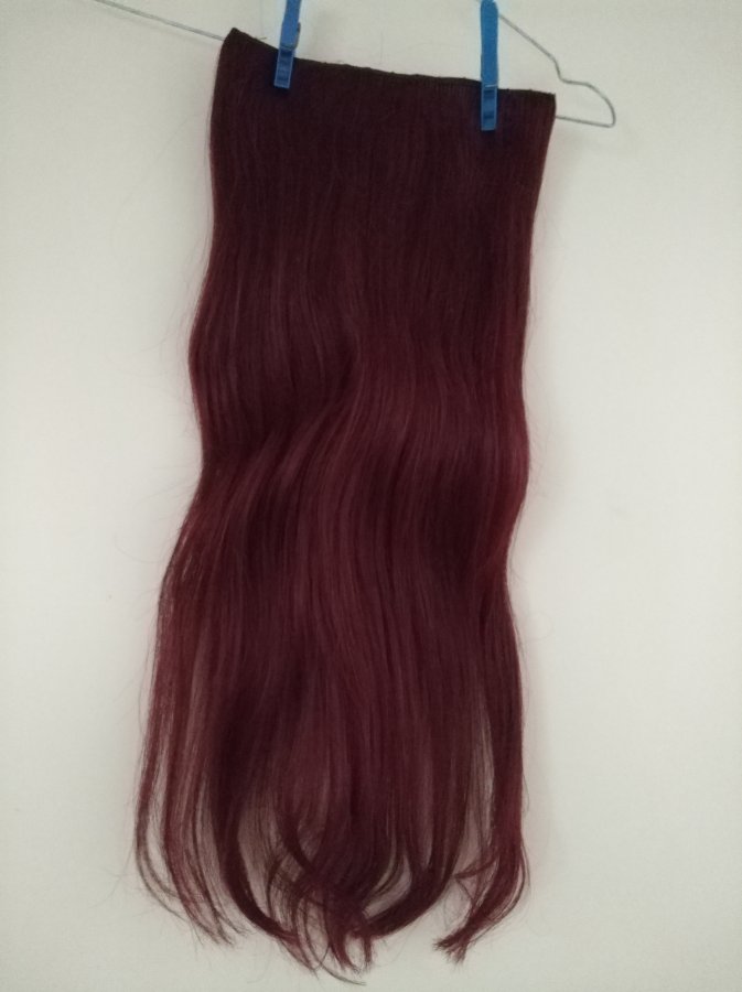 Illustration de Postiche vrais cheveux d'une bonne marque (utilisé 3 fois) acheté 250 €