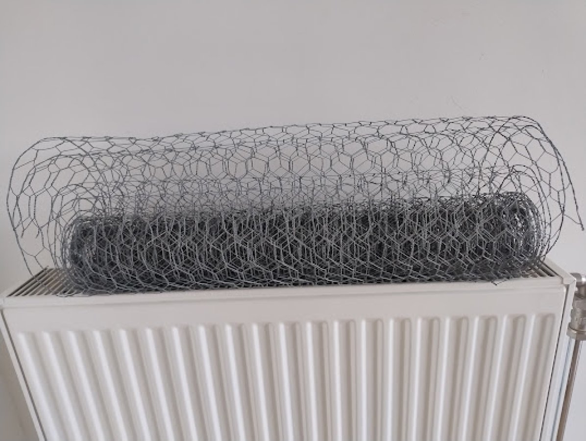 Illustration de Grillage a poule (hexagonal)