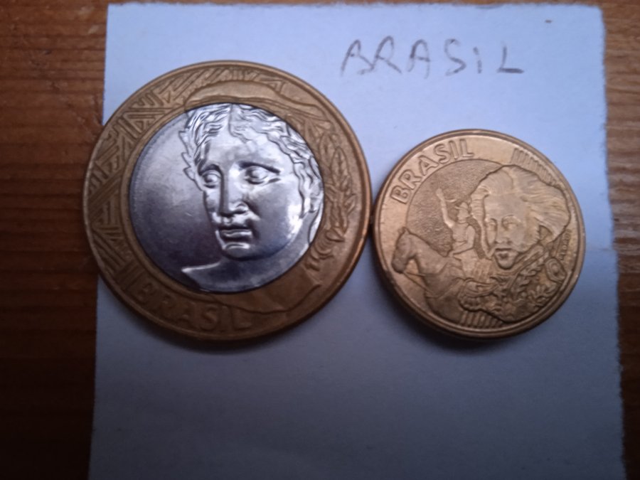 Illustration de Monnaies étrangères 