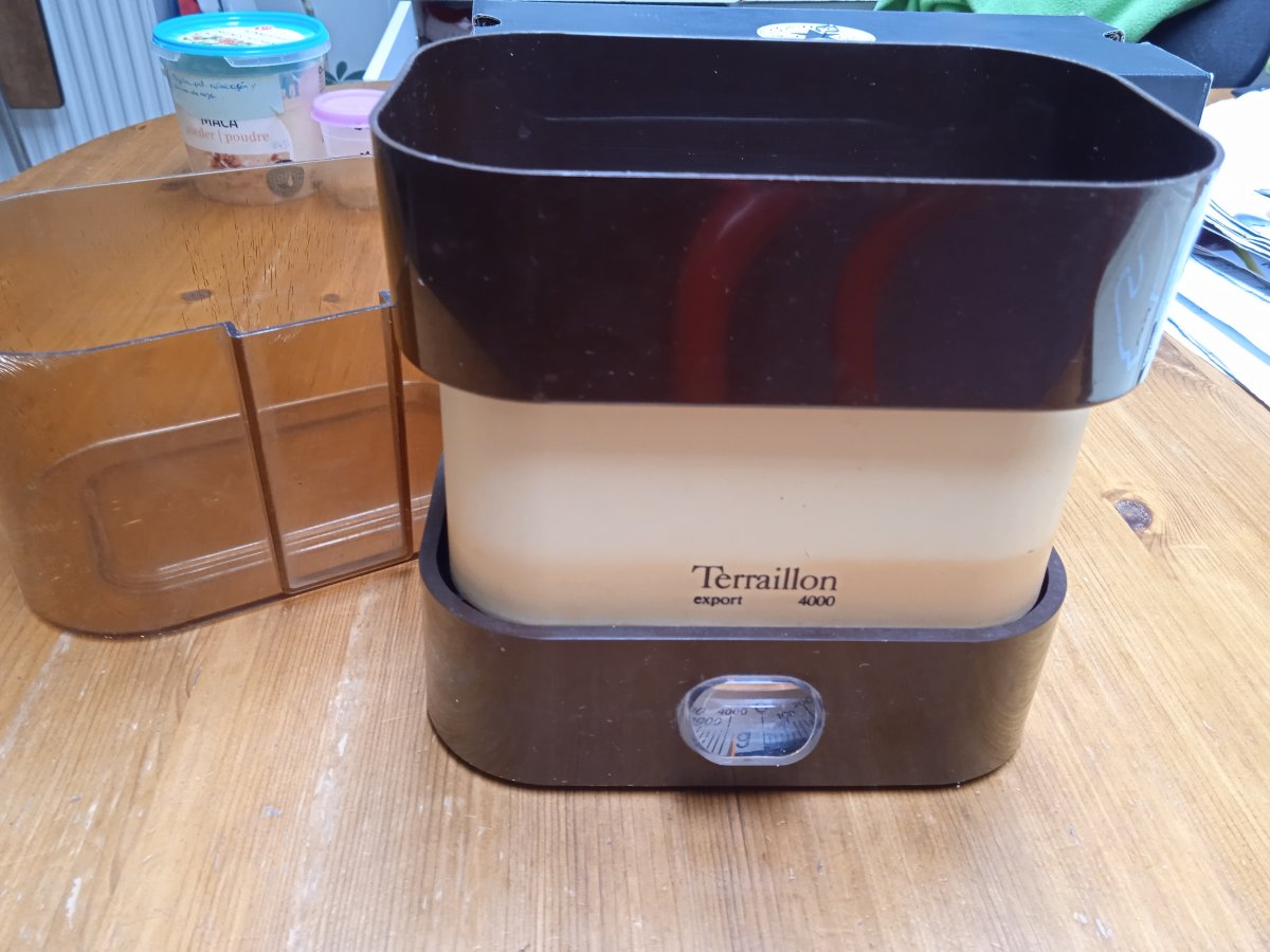 Illustration de Balance de cuisine Rétro - Terraillon Expert 4000 