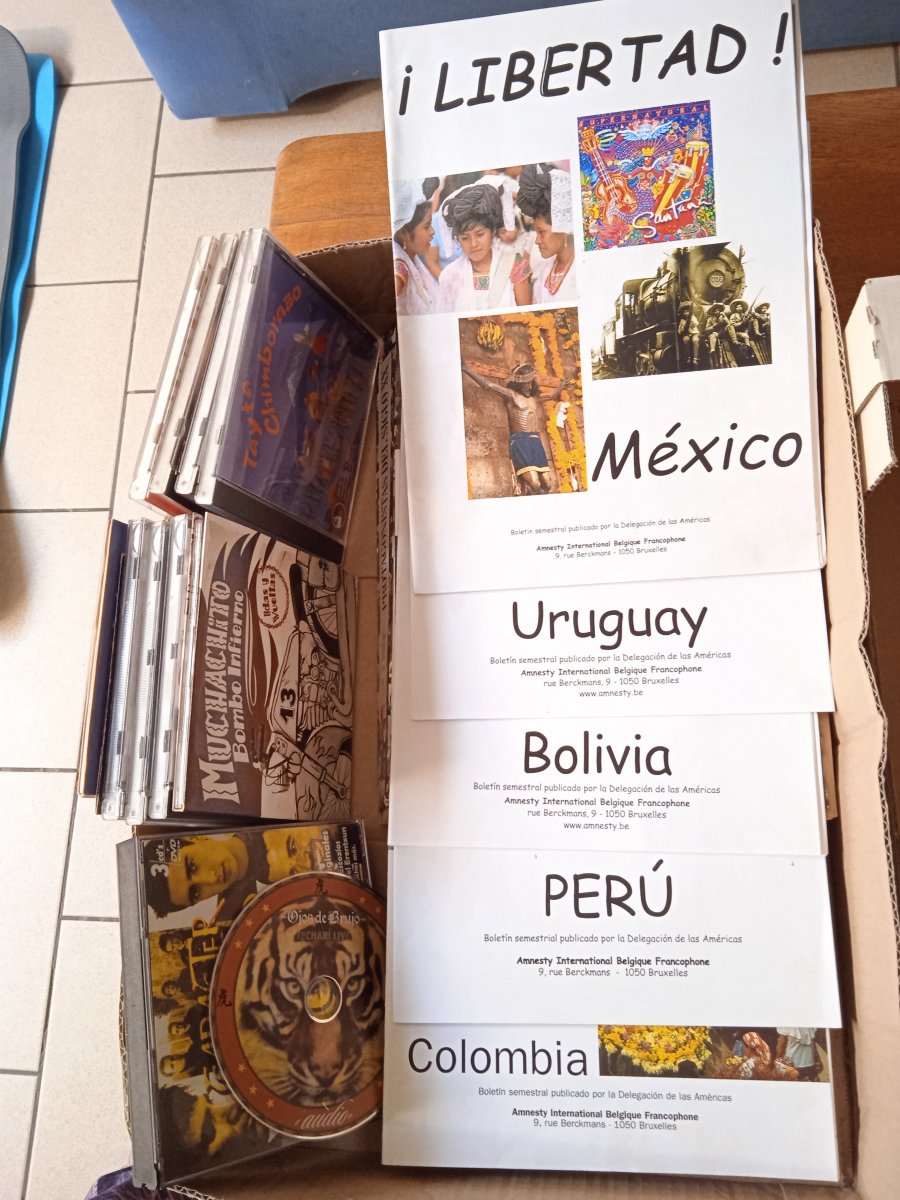 Image Espagne et Amérique latine: Lot de livres culturels, revues, CD de musique/chansons, manuels, cours