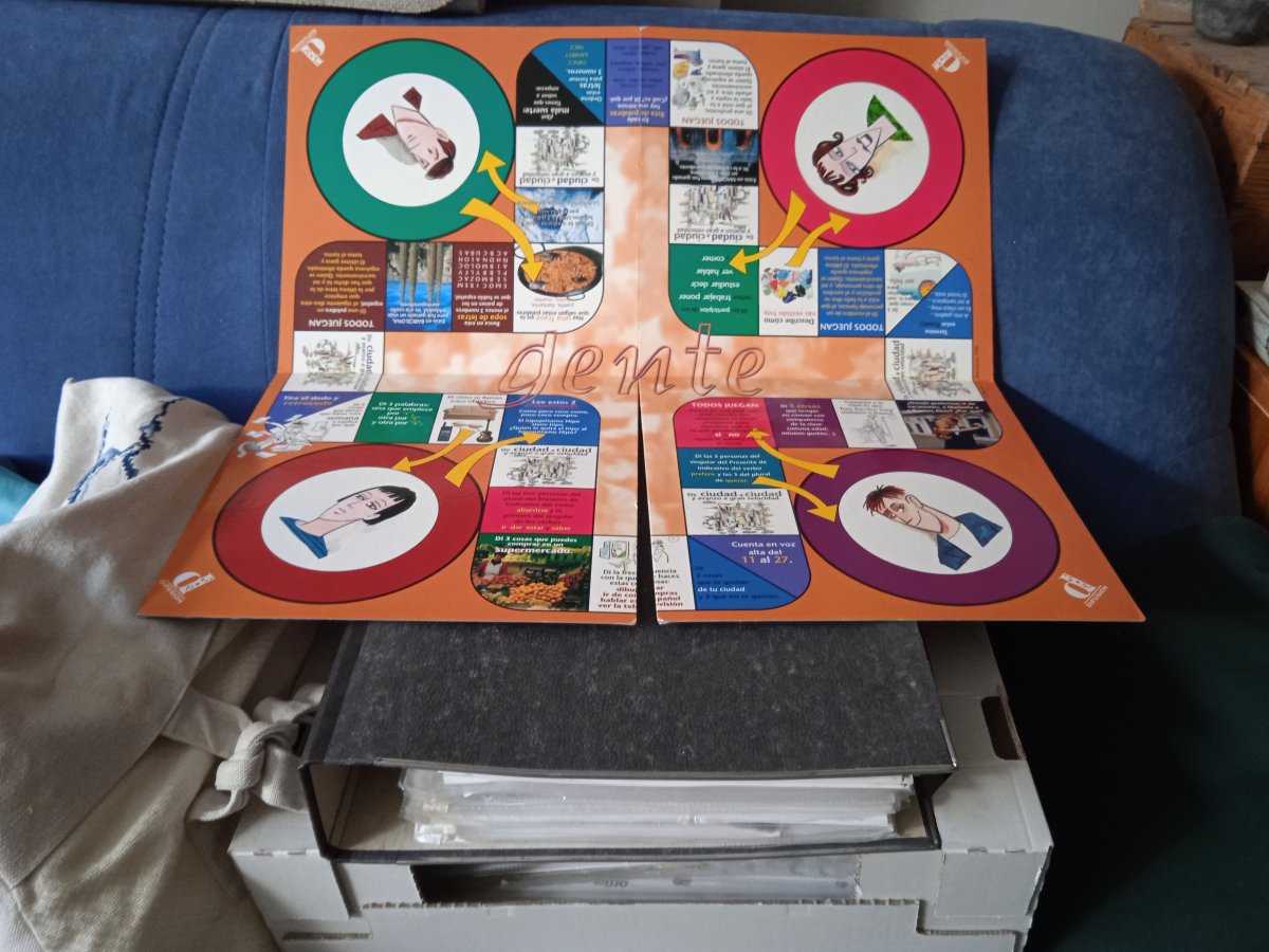 Illustration de Espagne et Amérique latine: Lot de livres culturels, revues, CD de musique/chansons, manuels, cours