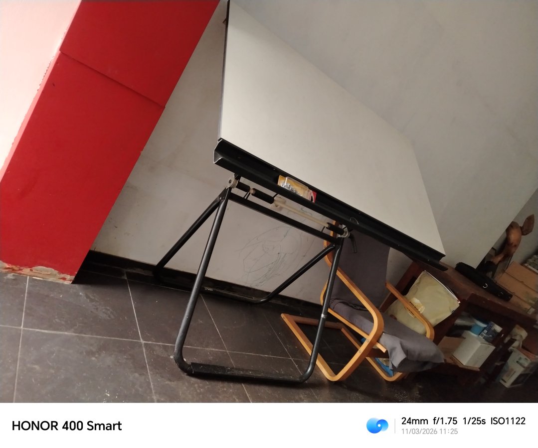 Illustration de Table d'architecte