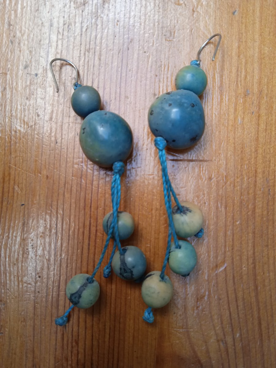 Illustration de Boucles d'oreilles artisanales (Argentine)