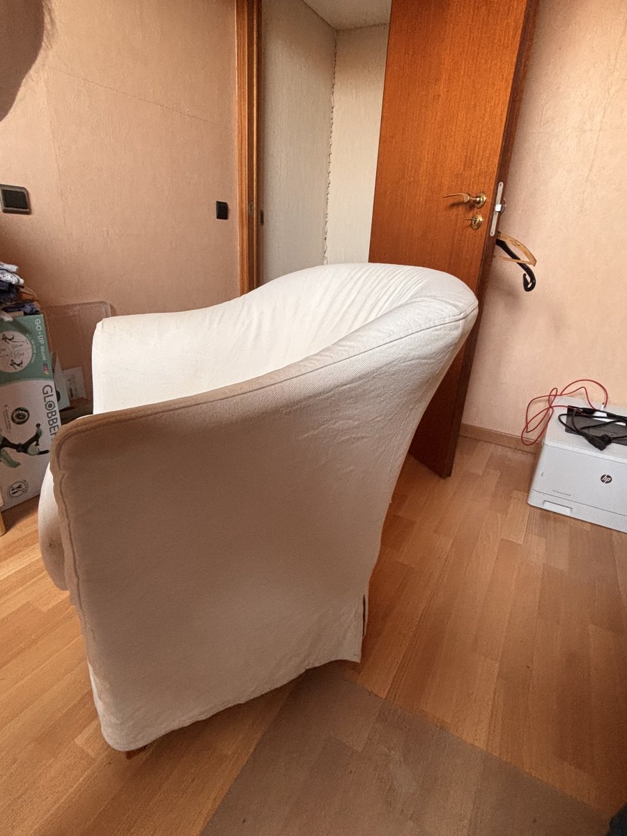 Illustration de Fauteuil blanc 1 personne