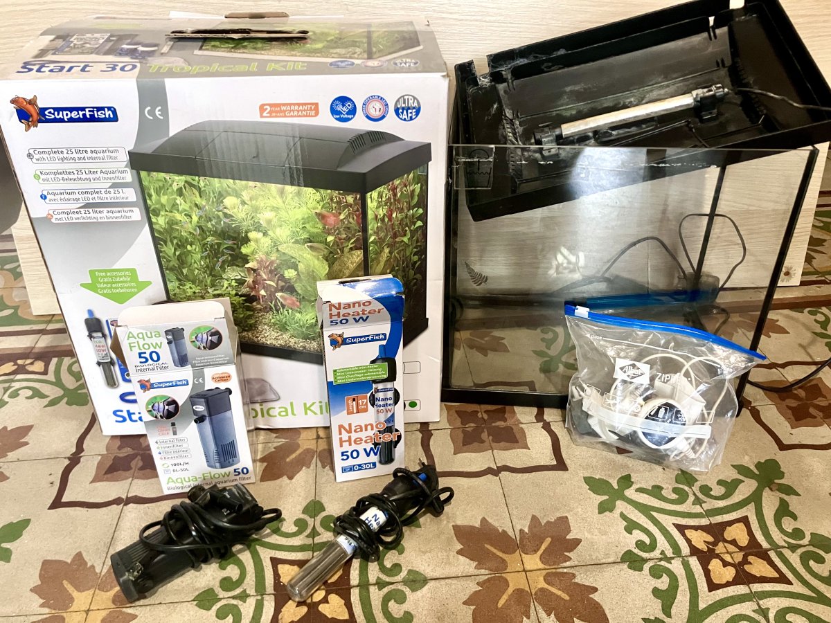 Image Aquarium 25L et accessoires