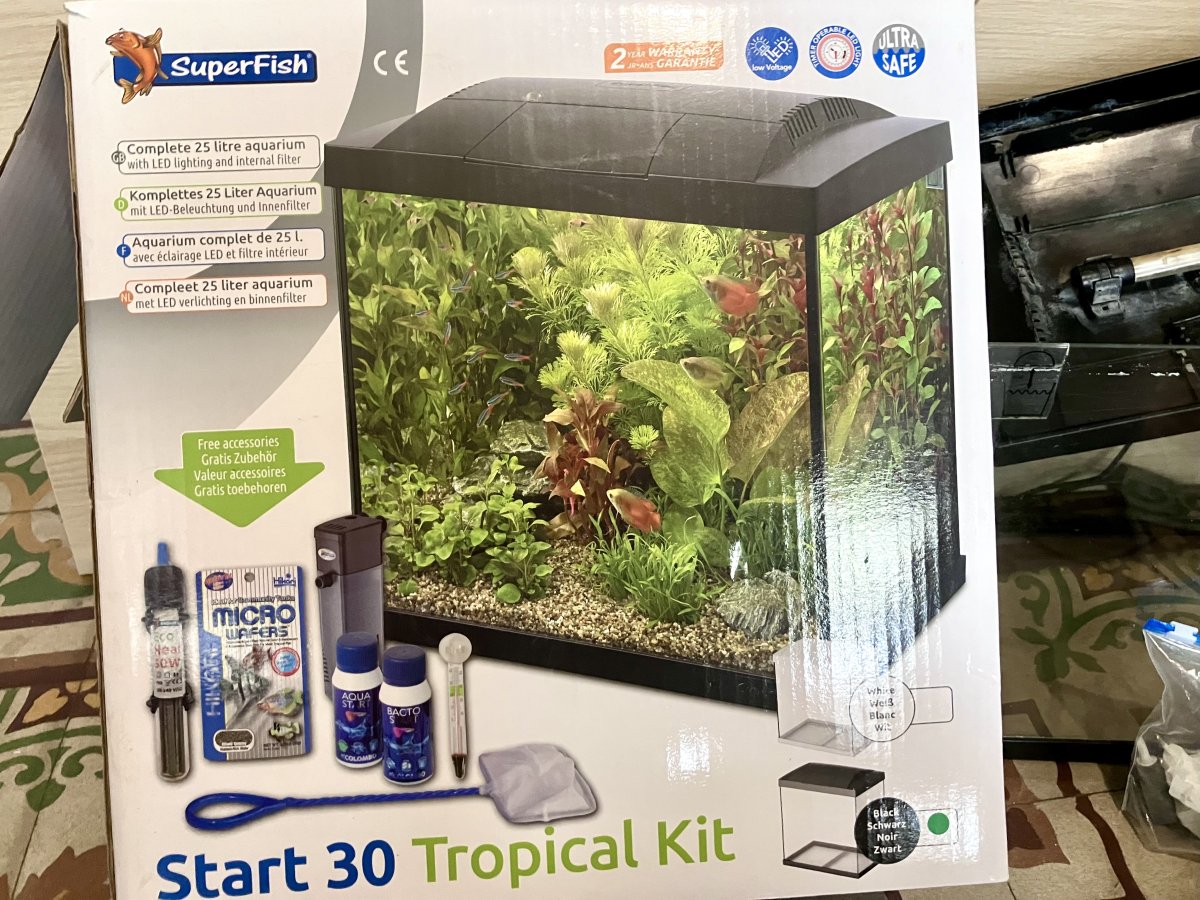 Illustration de Aquarium 25L et accessoires