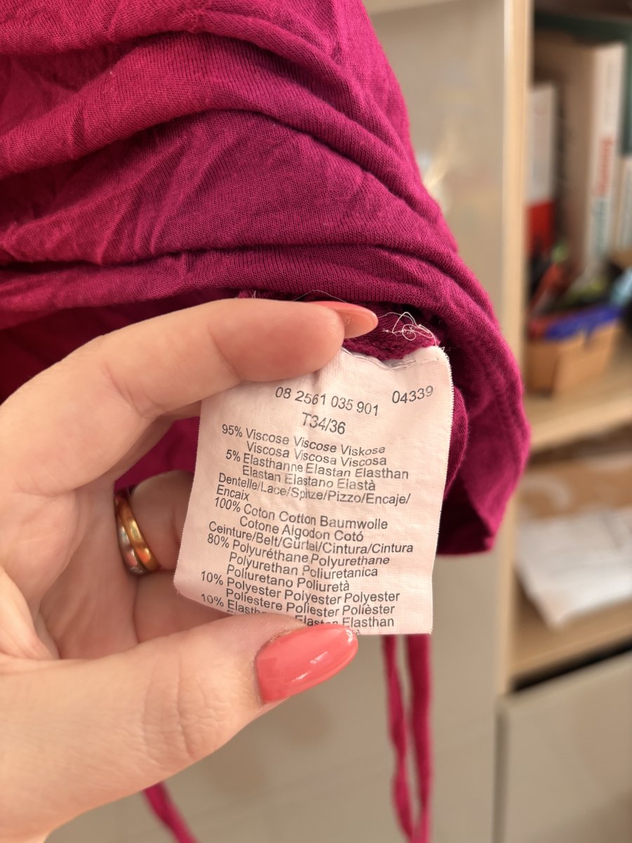 Illustration de T-shirt long taille S