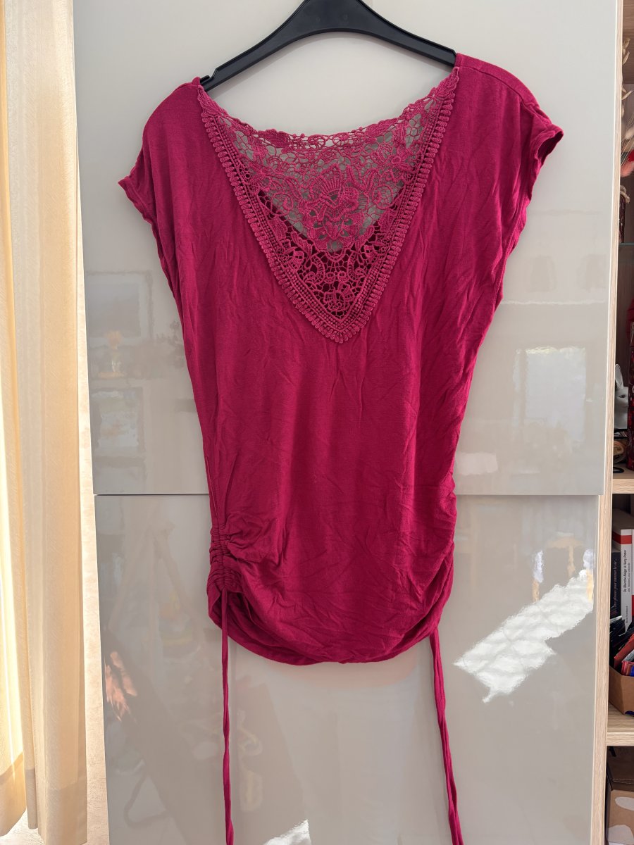 Illustration de T-shirt long taille S