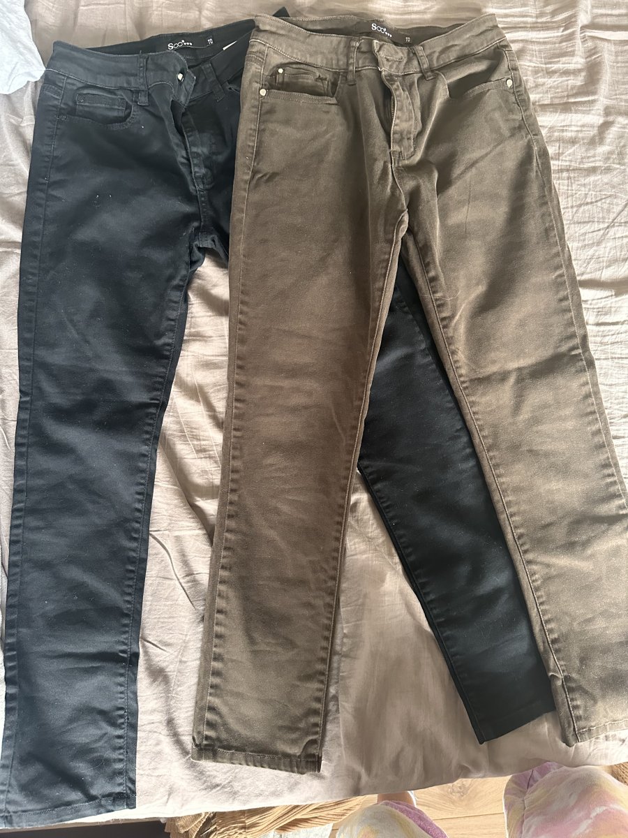 Illustration de 2 jeans xs 