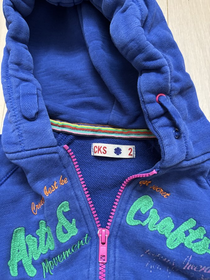 Illustration de Pull à capuche (86 cm - 2 ans)