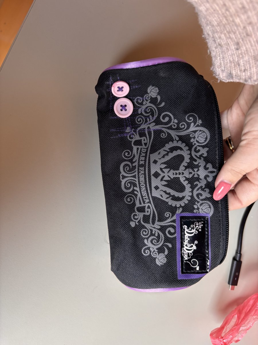 Illustration de Trousse scolaire chat noir